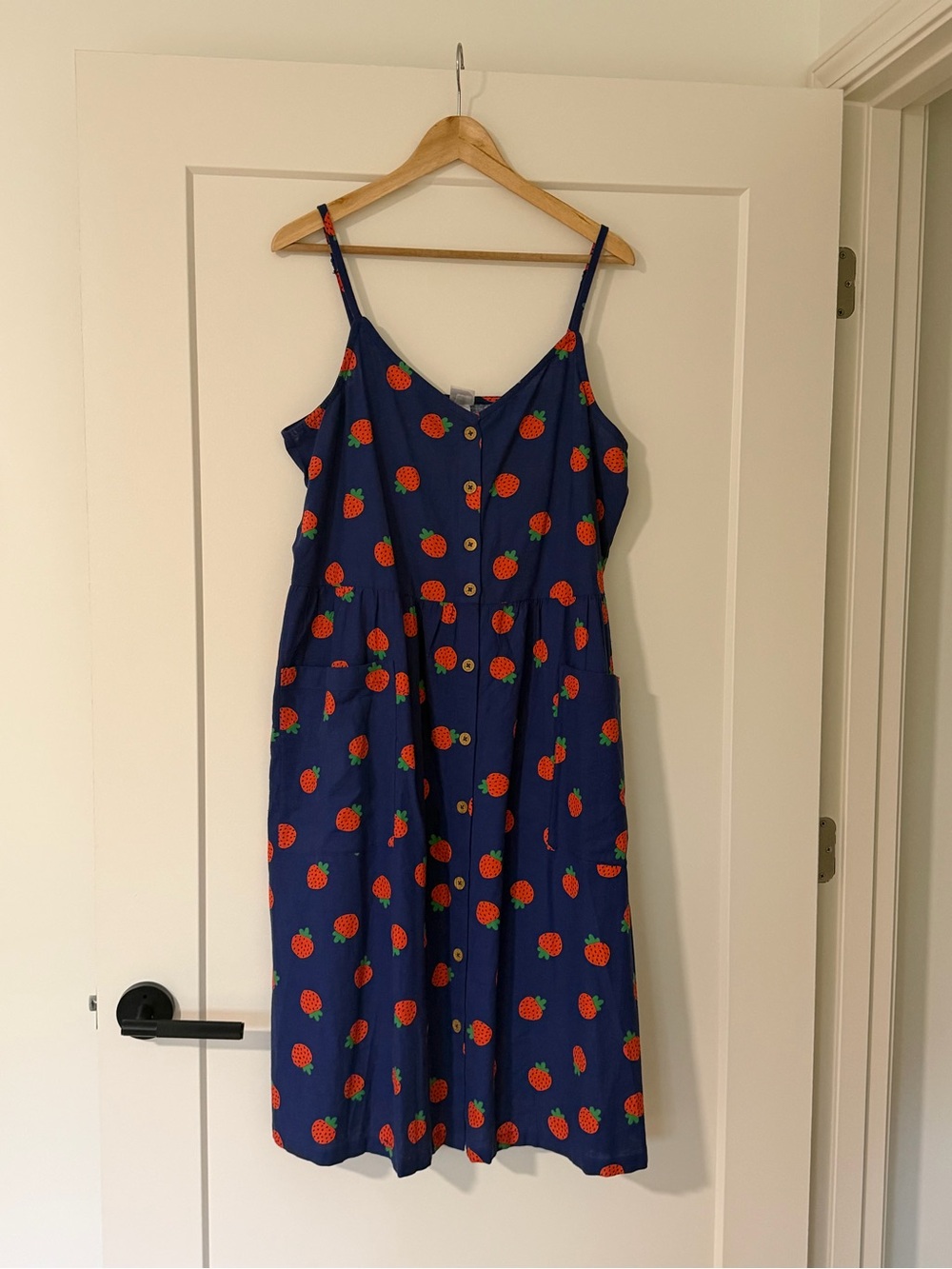 NWOT Hanna Andersson Women’s Large Strawberry Print Button Front Sundress